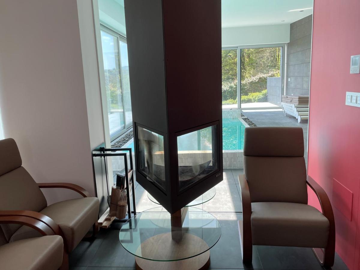 Tres Prismas Exclusive Villa Sarria Buitenkant foto