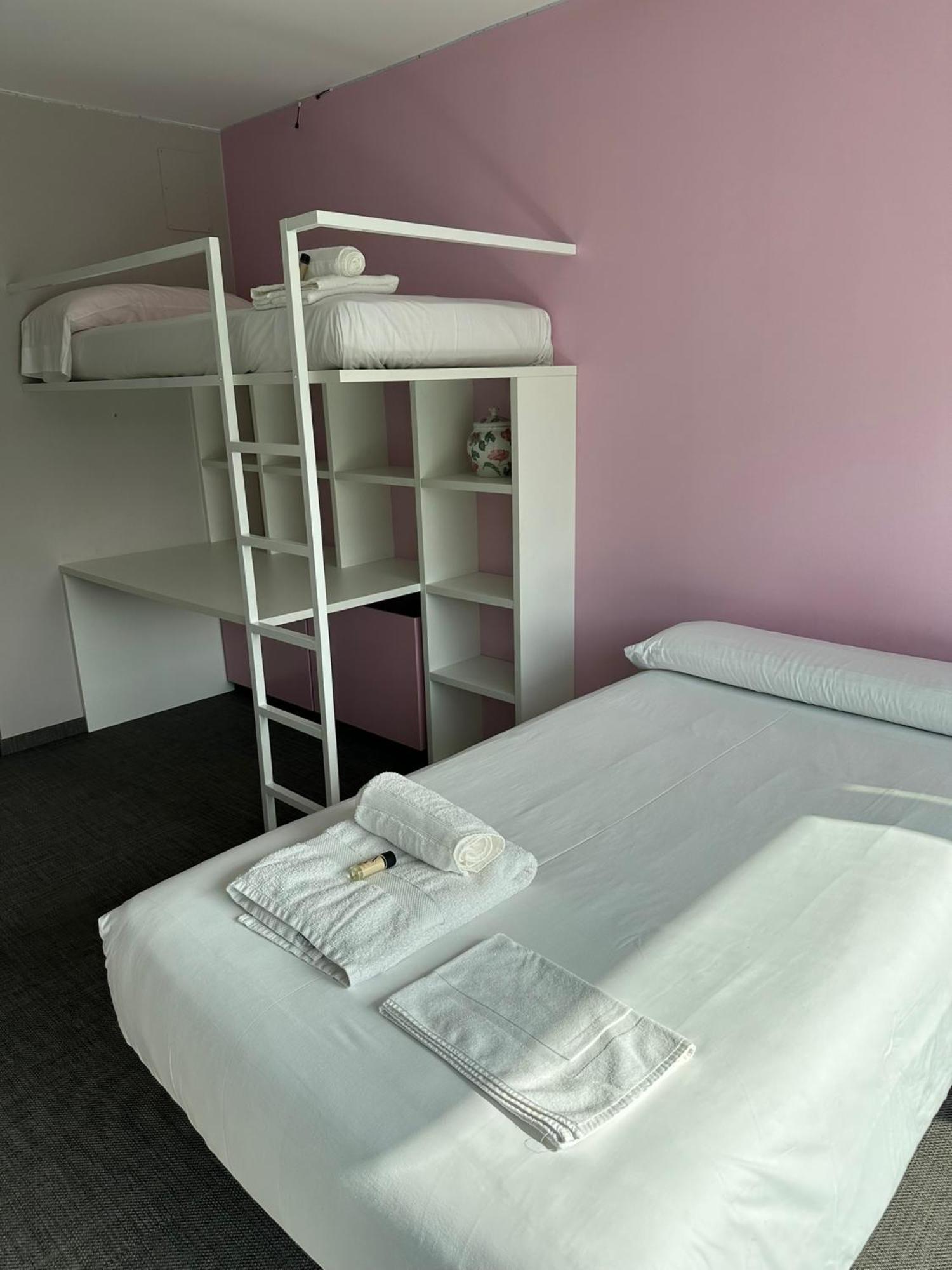 Tres Prismas Exclusive Villa Sarria Buitenkant foto